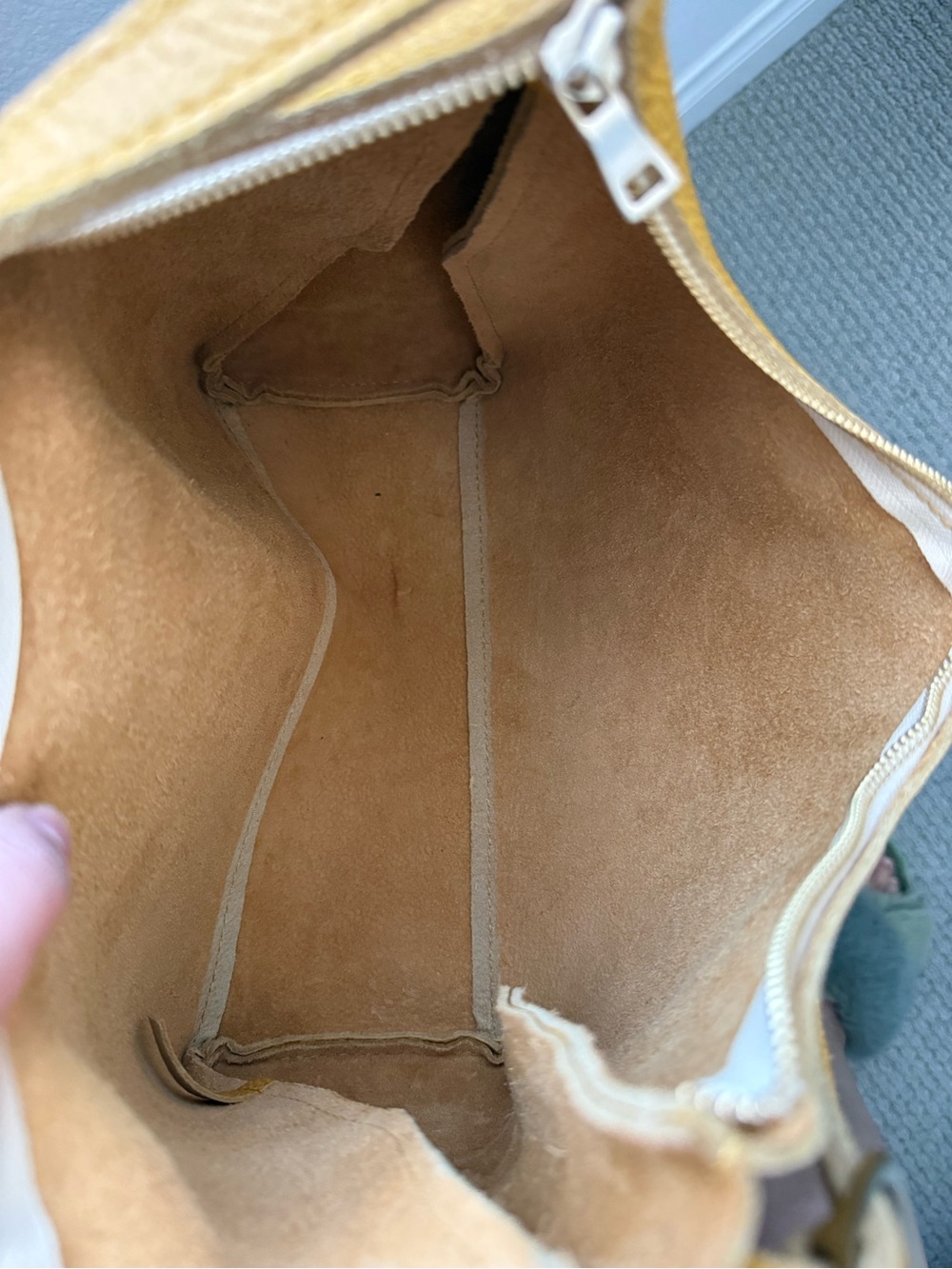 Portland Leather Goods Medium Aspen in Sunshine. Premium - Picture 7 of 16